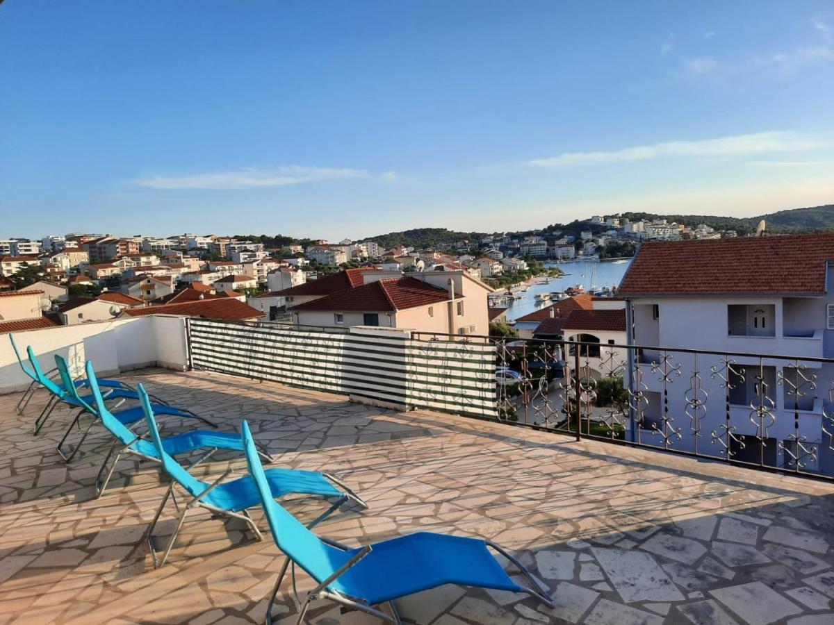 Studio-Appartements Emwey Trogir Exteriör bild