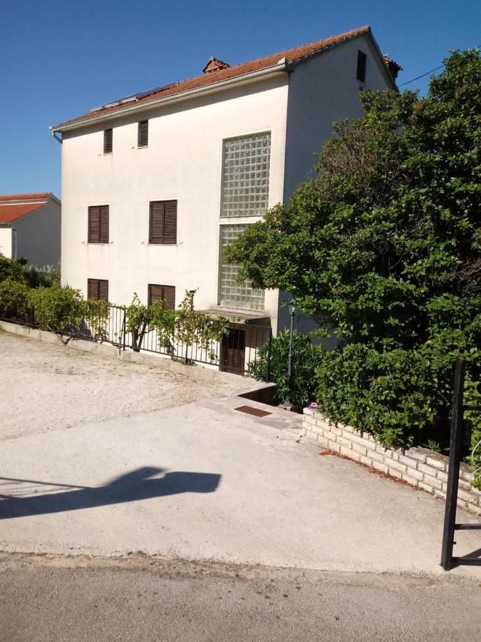 Studio-Appartements Emwey Trogir Exteriör bild