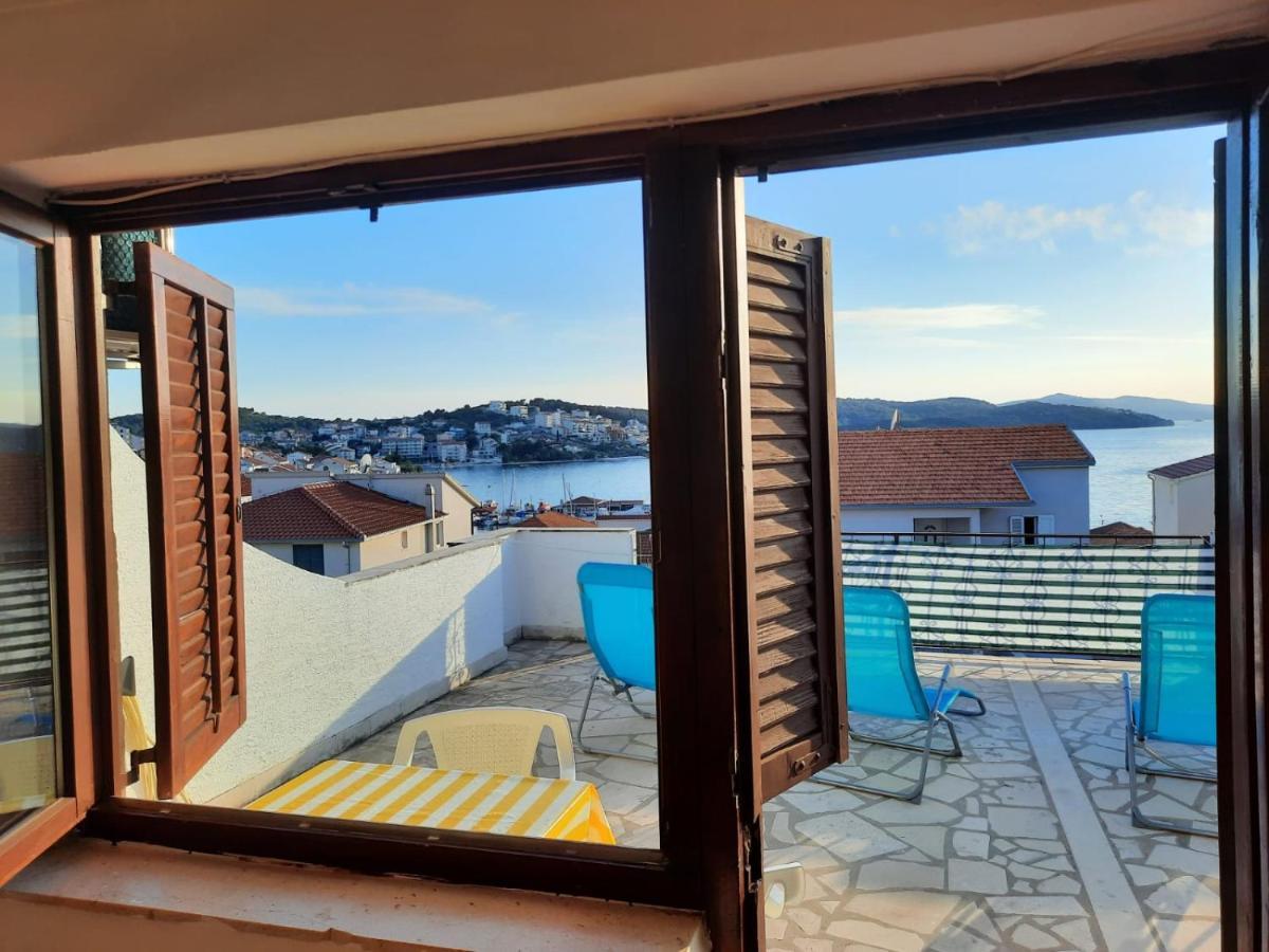 Studio-Appartements Emwey Trogir Exteriör bild