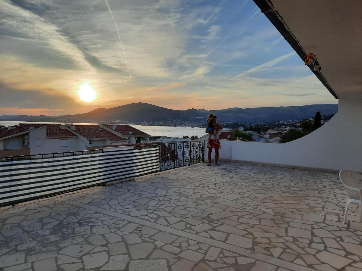 Studio-Appartements Emwey Trogir Exteriör bild