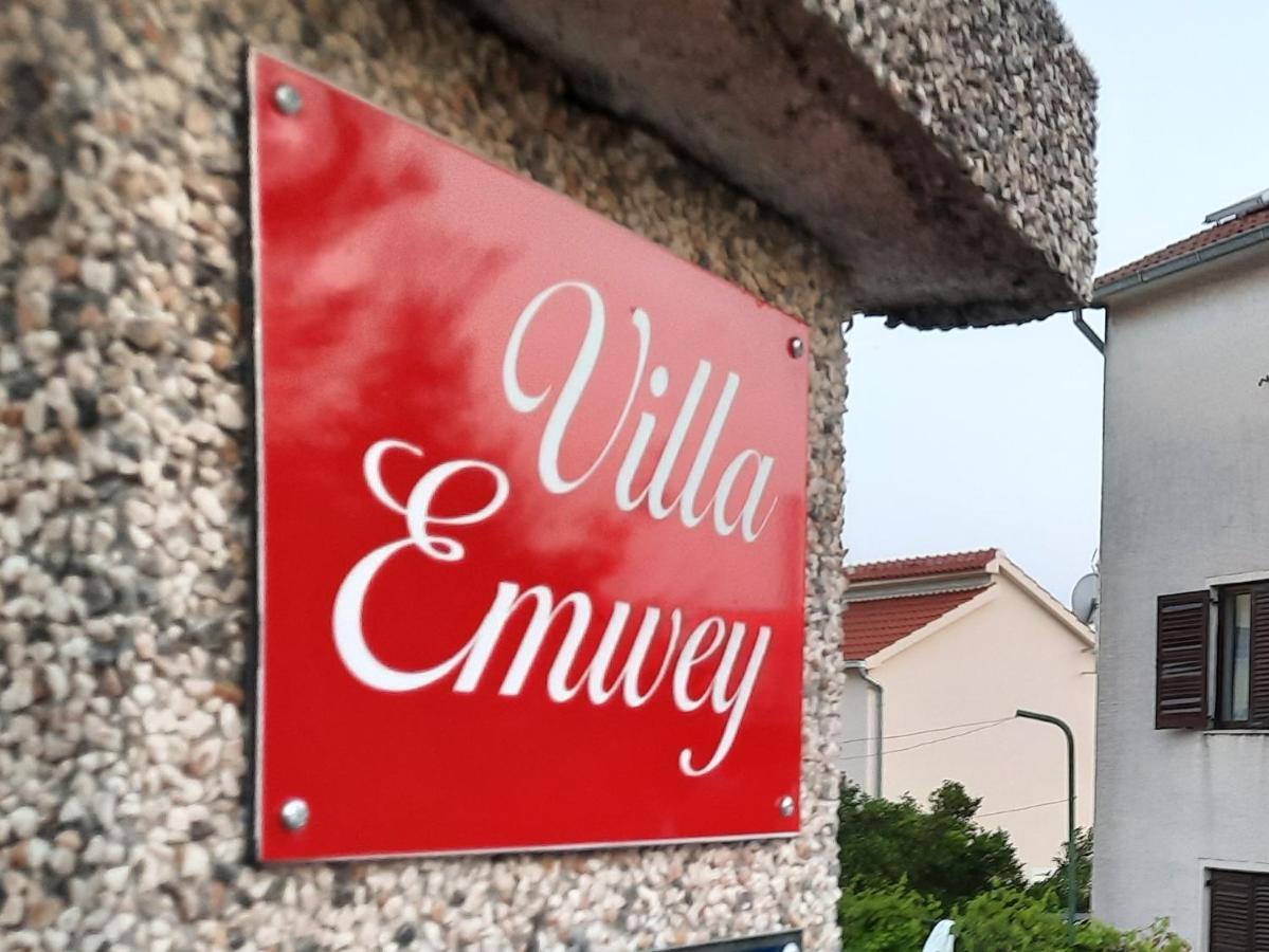 Studio-Appartements Emwey Trogir Exteriör bild