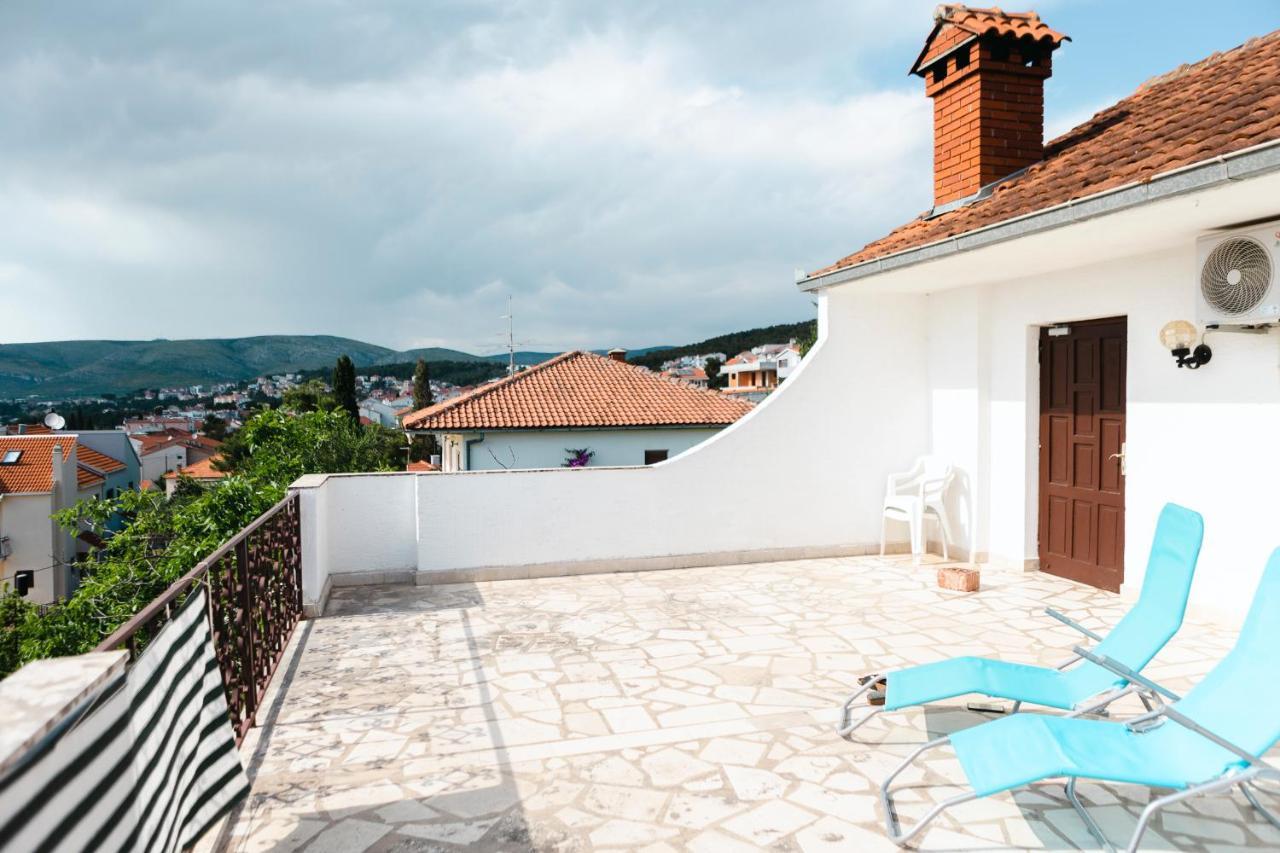Studio-Appartements Emwey Trogir Exteriör bild