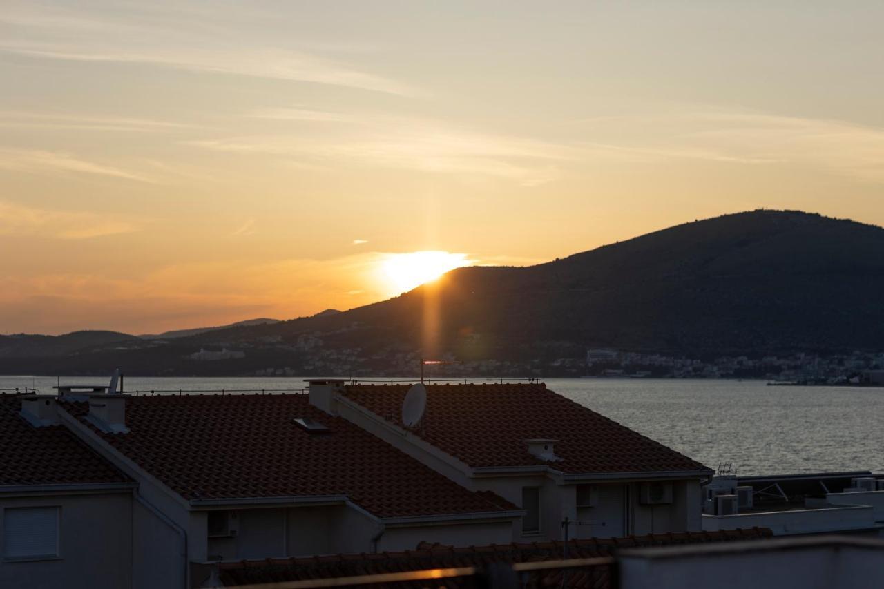 Studio-Appartements Emwey Trogir Exteriör bild
