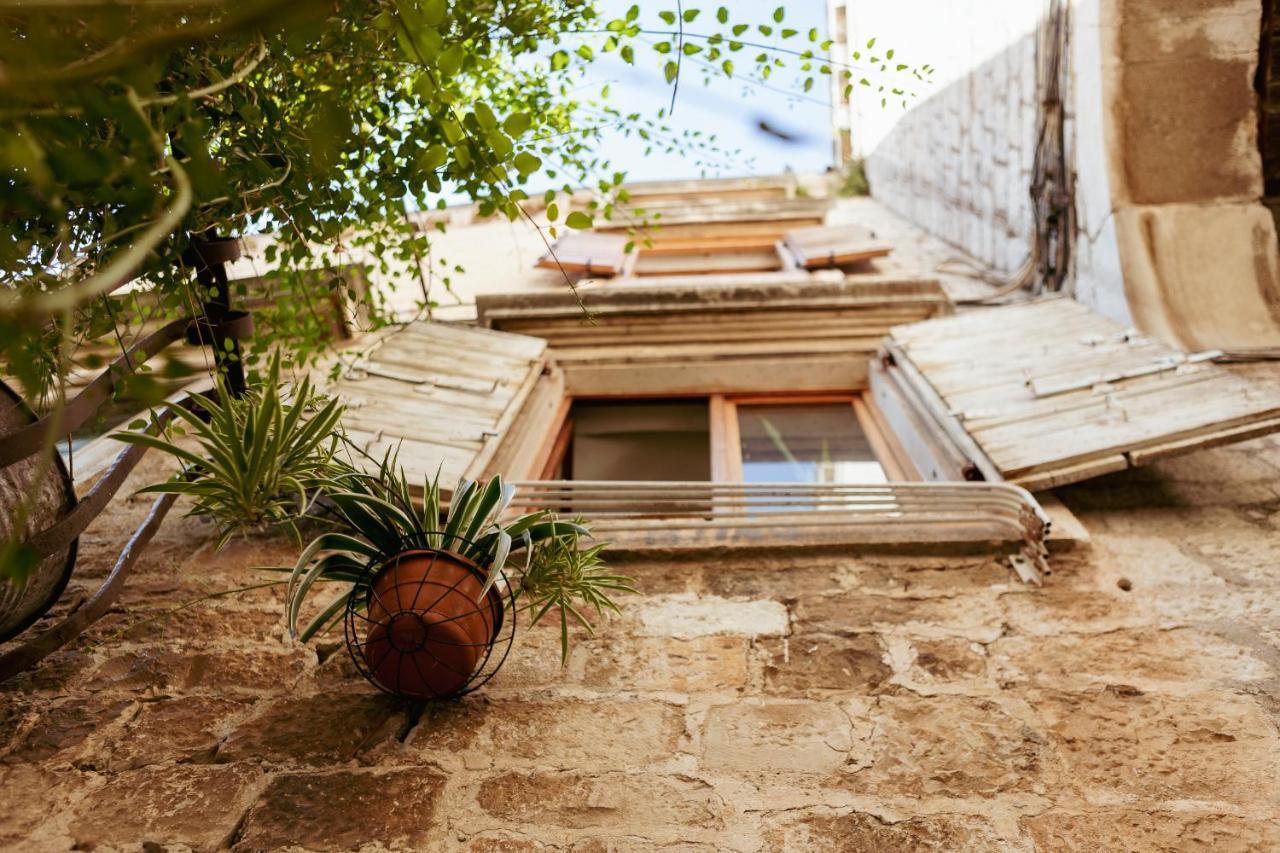 Studio-Appartements Emwey Trogir Exteriör bild